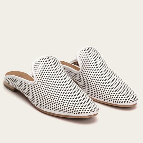 Frye Gwen Perf Slides Mules Slip On Flats White Leather Summer Vacation 6 - Picture 1 of 15